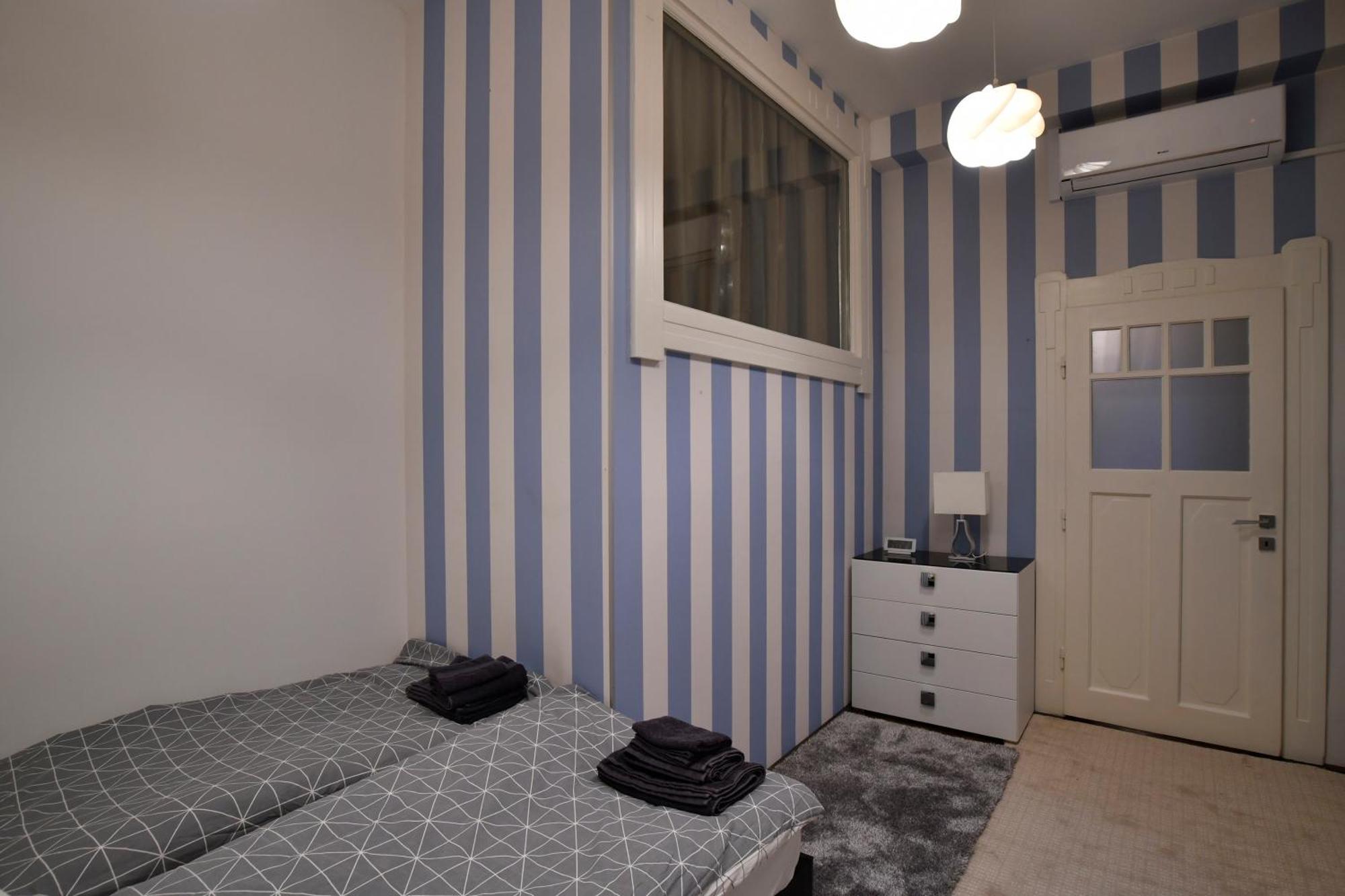 Luxuryflat Near Centre On118 Sqm, 3Br,2Bth,8Bed,Ac Apartment Budapest Luaran gambar