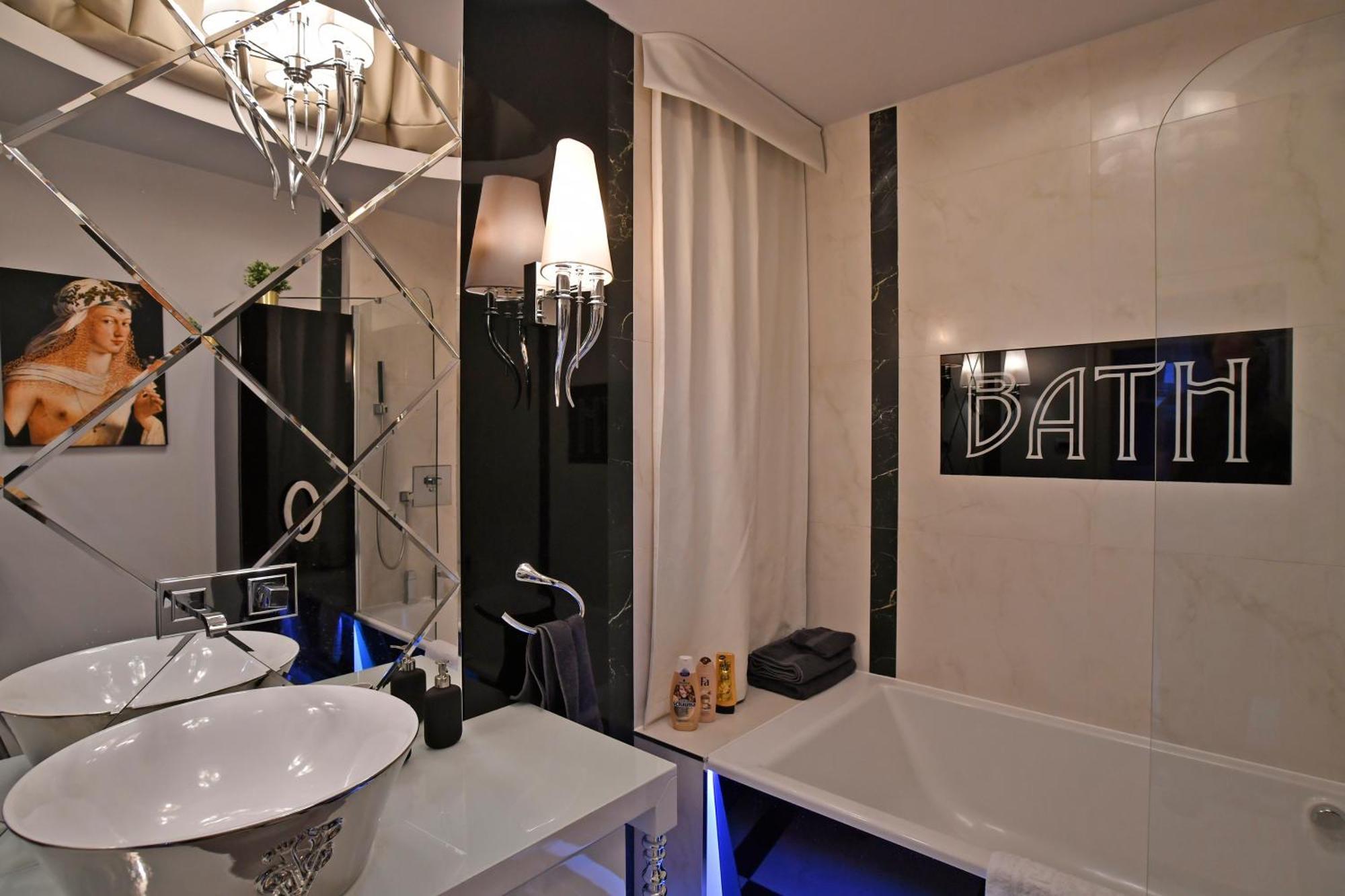 Luxuryflat Near Centre On118 Sqm, 3Br,2Bth,8Bed,Ac Apartment Budapest Luaran gambar